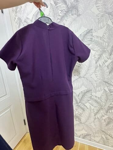 şiş qadın ətəkləri: Bənövşəyi rəngdə qadın geyimi – qısaqol paltar. - Model: düz kəsim — 5