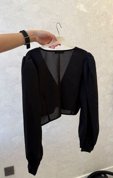 savis a e krem faydaları: Ağ rəngdə, yumru yaxalı və uzun qollu qadın bluzası. Bu bluzanın — 2