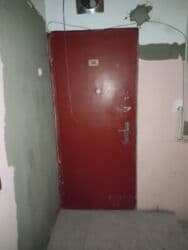 Səyf qapı satılır - Material: metal karkaslı, bir üzü qırmızı boyalı