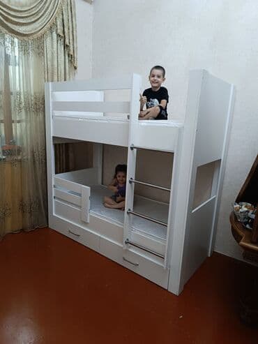 двуспальная кровать с подъемным механизмом: Для девочки и мальчика, Новый, Кровать, С матрасом, С выдвижными ящиками, Ламинат — 1