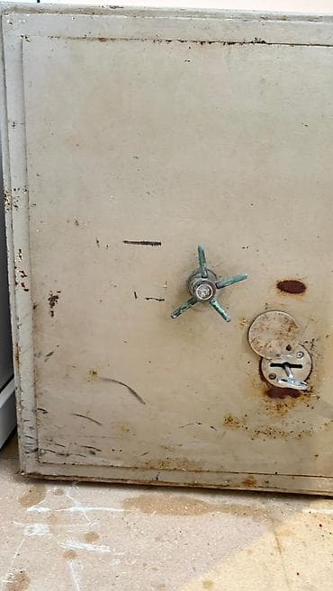 Oda davamli ofis ve ev ucun seyf 40sm derinlik 45 sm en 55 sm uzunluq