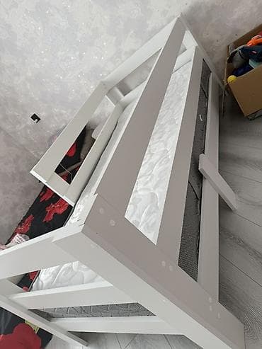 Oğlan və qız üçün, Yeni, Çarpayı, Bazasız, Matras ilə, Siyirməsiz