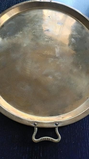 araq sekilleri: Bürünc/mişar misindən hazırlanmış iri oval sinı. 19-cu əsr,çar — 4