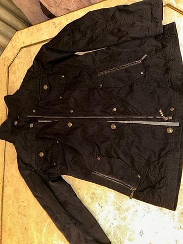 qisa balonka kurtkalar: Qara rəngli yüngül üst geyimi – şalvarcins (denim) üslubunda qısa — 2