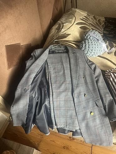 Baş geyimləri: İCONO qadın kostyumu – pencək və salvar dəsti - Ölçü: 42 (etiketdə — 3