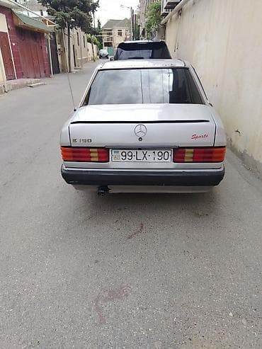 14 disk teker: Mercedes-Benz 190 (W201): 1.8 l | 1992 il Sedan — 4