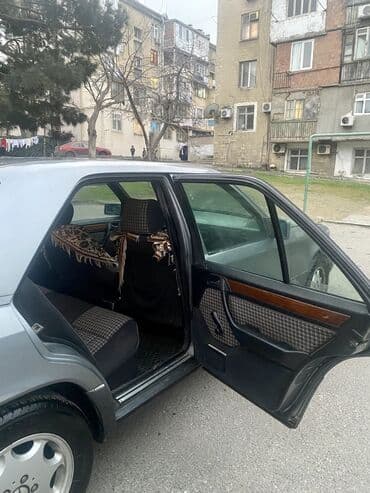 nolyeddi sekilleri yukle: Mercedes-Benz E 230: 2.3 l | 1992 il Sedan — 14