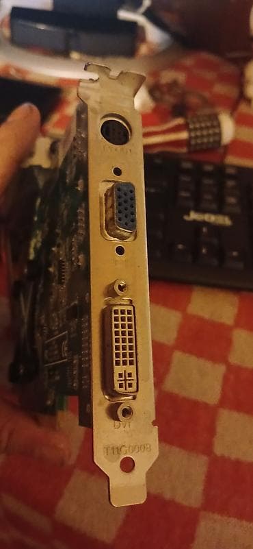 manitor komputer: WinFast PX8500 GT TDH videokart - Yaddaş: 512 MB DDR2, 128-bit yaddaş — 2