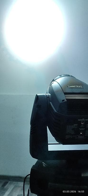 Məhsul: Martin MAC 700 Wash hərəkətli başlı səhnə proyektoru Təsvir — 9