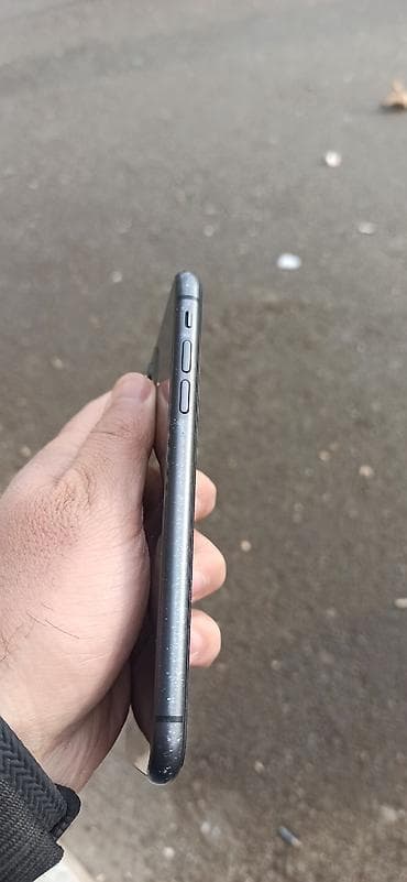 adam terezisi: IPhone 11, 128 GB, Qara, Face ID — 8