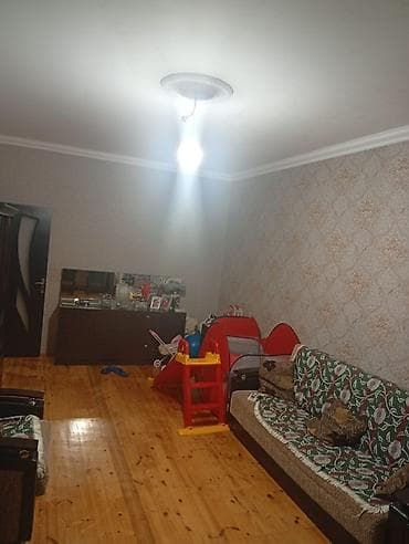 gencede ev: Binə 2 otaqlı, 200 kv. m, Kredit yoxdur, Orta təmir — 10