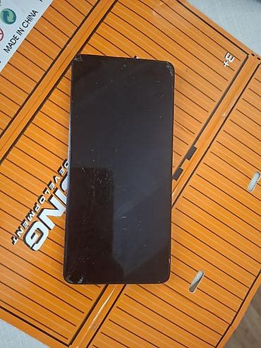 poco x4: Poco F5, 256 GB — 2