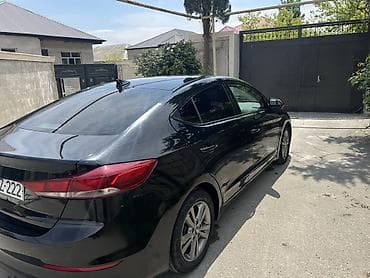 acarlar: Hyundai Elantra: 2 l | 2018 il Sedan — 8