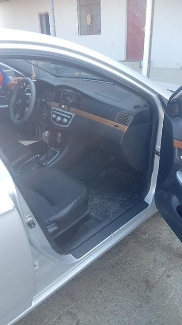 tufan city 125: LIFAN Solano (620): 1.6 l | 2012 il 355000 km Sedan — 2