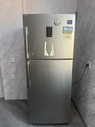 samovar satilir: Samsung iki qapılı soyuducu (üst kamera dondurucu) - Rəng — 1