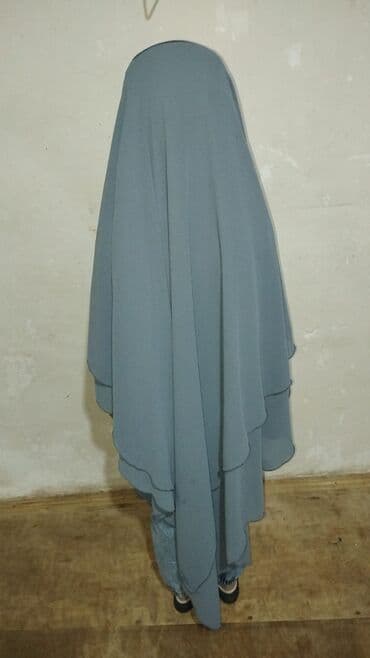 Bu hicab modeli qadınlar üçün nəzərdə tutulub. Boğaz və sinə hissəsini