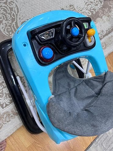 Столы для кормления: Uşaq gəzdirəni (yeləşən maşın formalı yürütmə) - Rəng: mavi/qara, boz — 2