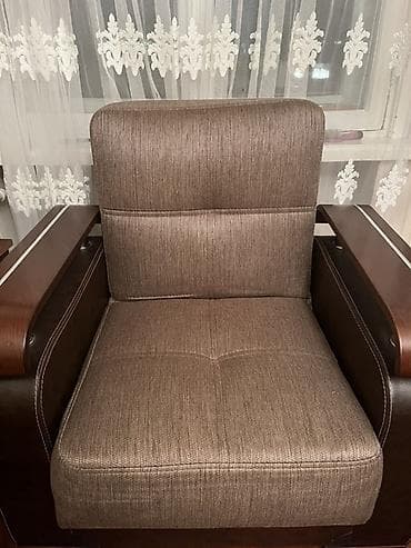 tek kreslolar: Kreslo, Parça — 1