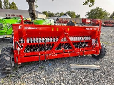 taxıl biçən kombaynlar: Taxıl səpən 28 saşnikli. Mərdanəli toxum gizlədənlərlə. Toxum gübrə — 4