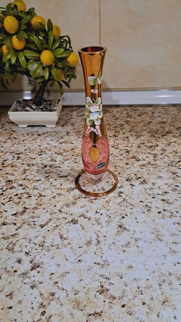 qedimi boşqablar: Bir vaza, Bogem şüşəsi — 1