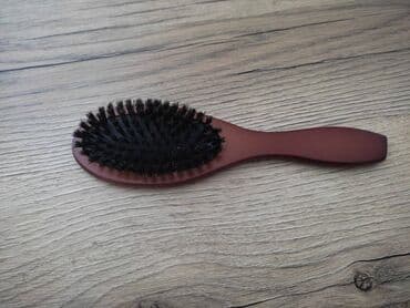 kəpənək darağ: Daraq. Saçları düz edir. Ümumi 22 sm, fırça hissəsi 10 sm, 6 sm eni — 1