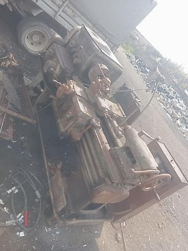 Metall torna dəzgahı
islek vezyetdedi real alici olsa razilasmaq olar