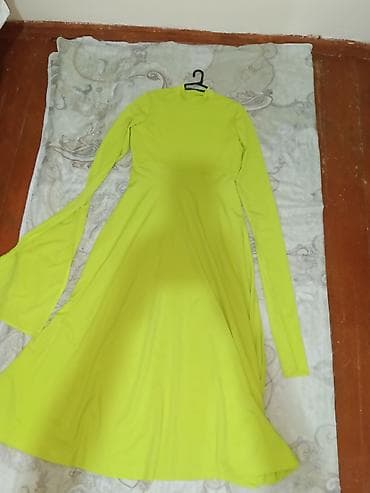 yay donu: Parlaq neon-sarı rəngdə uzun don - Model: A-kəsimli, tam ətəkli — 2