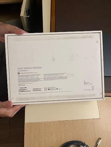 en ucuz apple macbook: Midnight.Nöqtə cızığı yoxdur.100% pil 45 devir.Karopkası adapteri — 3