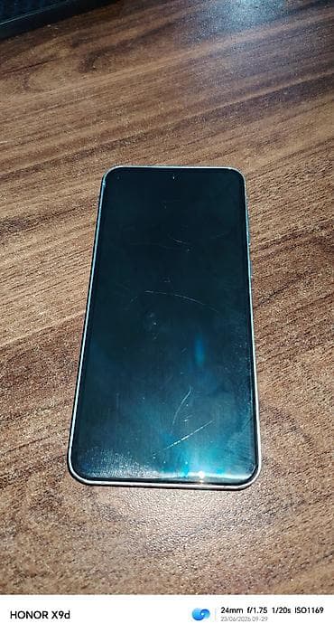 iphone adaptoru: Salam, telefonun ciddi problemi yoxdur. Bir dənə dərin cızıqlar var — 5
