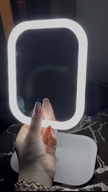 ayaqlı guzgu: Güzgü Masaüstü, Düzbucaqlı, Makiyaj üçün, Arxa işıqlı — 1