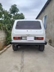 ваза напольная керамическая высокая: ВАЗ (ЛАДА) 4x4 Нива: 0.6 л | 1992 г. 300000 км Универсал — 2