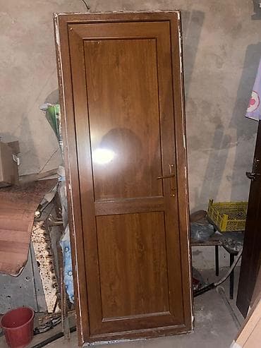 Plasdik qapı çölə sağa açılandı təzə kimidi - Material: MDF/laminat — 1