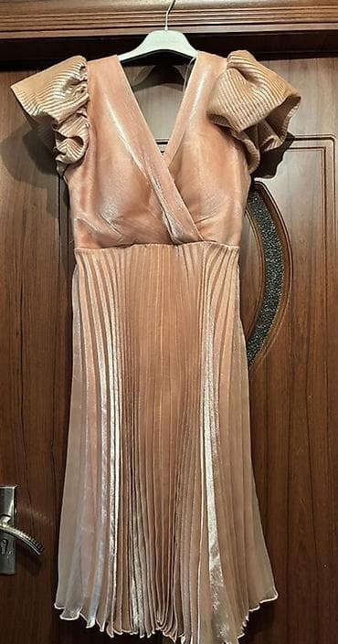 mini qelyan: Zərif şampan-çəhrayı rəngdə qısa ziyafət donu.Parıltılı, nazik və — 1