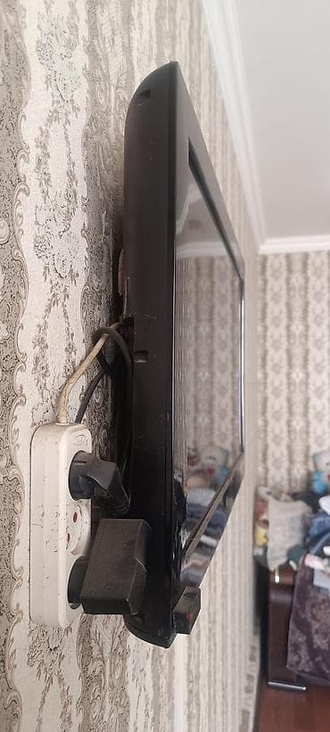 hp pavilion 15: Televizor LG LCD 32" FHD (1920x1080) — 1