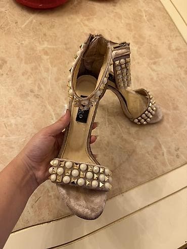 Zərif hündürdaban qadın sandalı - Rəng: şampan/peyğəmbər çaları ilə