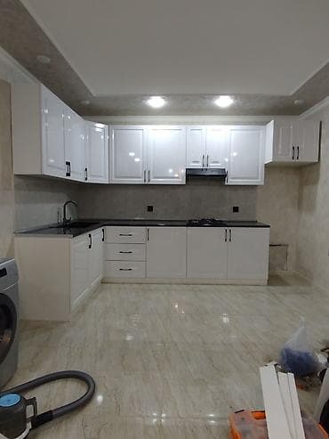 led lusturlar: Ağ rəngli parlaq fasadlı mətbəx mebeli komplekti - Künc yerləşimli — 1