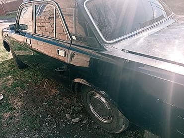2106 masin 2005: Model: GAZ Volga 24 (sedan) Rəng: qara Kuzov: 4 qapılı, arxa ötürücülü — 7