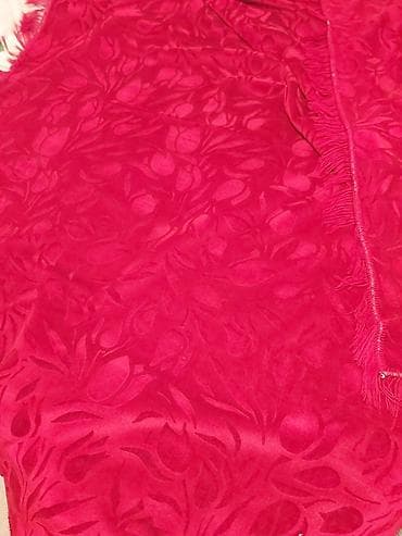 divan ve kreslolar: Divan uzu ve 2 kreslo uzu,seliqeli islenmus, tezeden ferqlenmir — 3