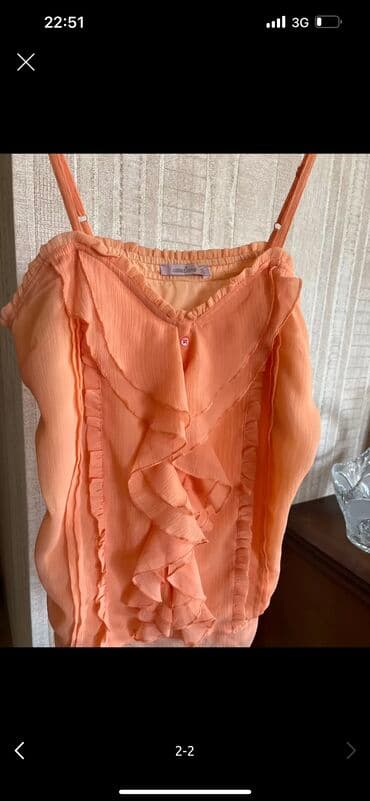 ağ qadın koftaları: Chox gozel rengi var!Ancaq Real alicilar elaqe saxlasin🌸. 70’e — 2