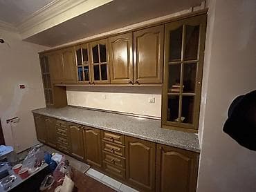 кухна мебель: Mətbəx mebel dəsti - Klassik dizaynlı, qəhvəyi tonlarda taxta fasadlı — 2