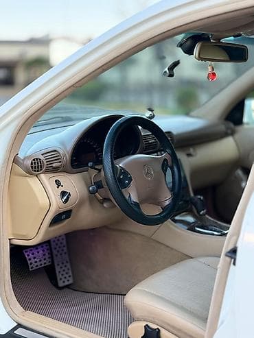 şam disk 17: Mercedes-Benz C 240: 2.6 l | 2002 il Sedan — 7