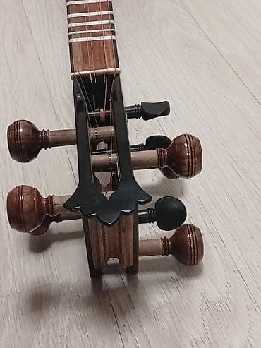 tar qabı: Tar – Azərbaycan milli simli musiqi aləti Xüsusiyyətlər: - Korpus — 4