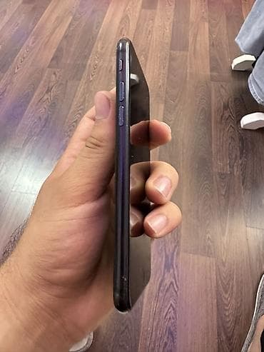 se pro: IPhone SE 2020, 64 GB, Qara, Barmaq izi — 4