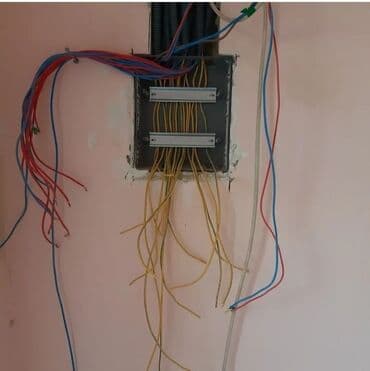 работа электрик электромонтажник: Bütün növ elektrik işlərinin görülməsi — 3