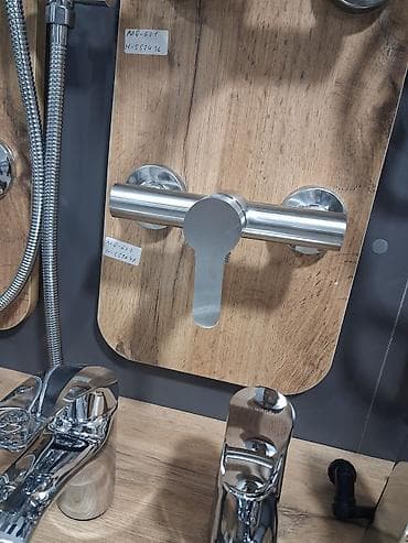 sular: Minimalist divar tipli duş qarışdırıcısı və lavabo qarışdırıcıları — 1