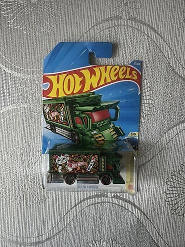 Hot Wheels qiymet 1 maşına aitdir Seçilmiş modellər: - Porsche 911 — 10