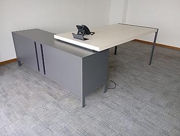 dolab 2ci əl: Məhsul: Ofis üçün masa dəsti Təsvir: - Minimalist dizaynlı iş masası — 2