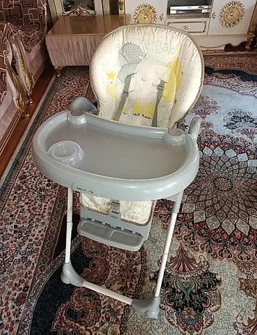 Yemek masası 50 azn. Parçasının kənarında cuzi deffekt var bilinmir — 1