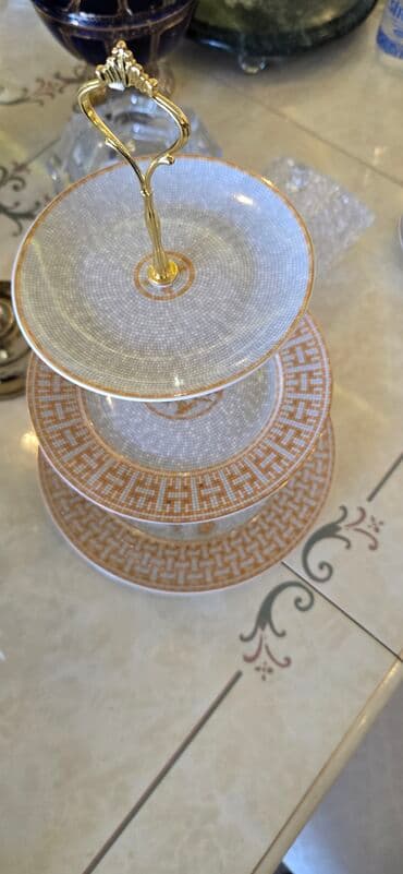 tortlar: Tort və şiriniyyat qabı, rəng - Qızılı, Keramika — 1