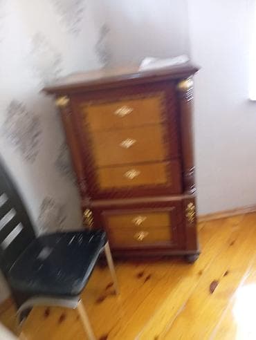 işləmiş divan: Klassik üslubda tam mebel dəsti Tərkibi: - Yataq otağı üçün geniş — 7